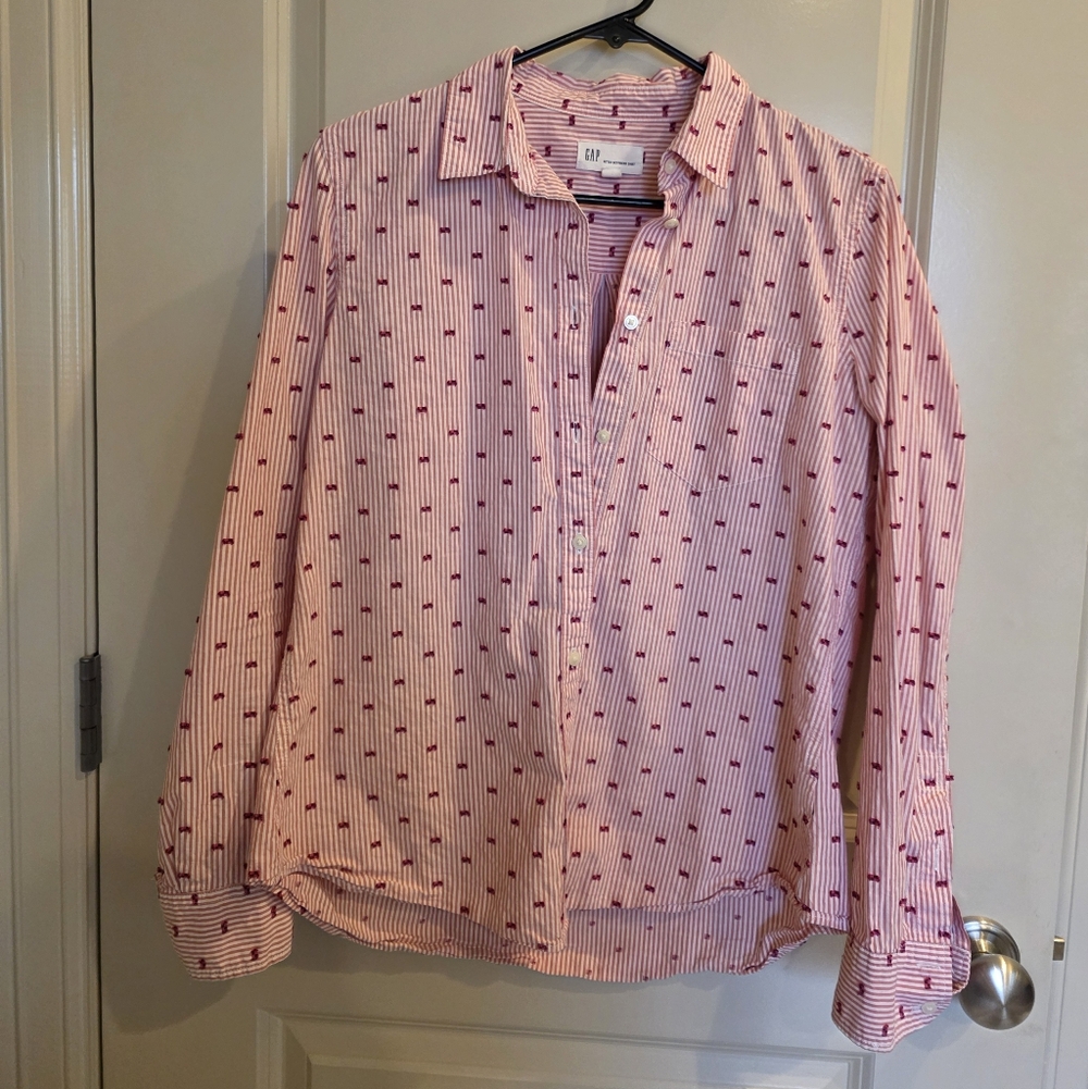 GAP Fitted Boyfriend Shirt
